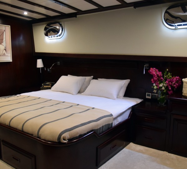 Starboard Forward Suite