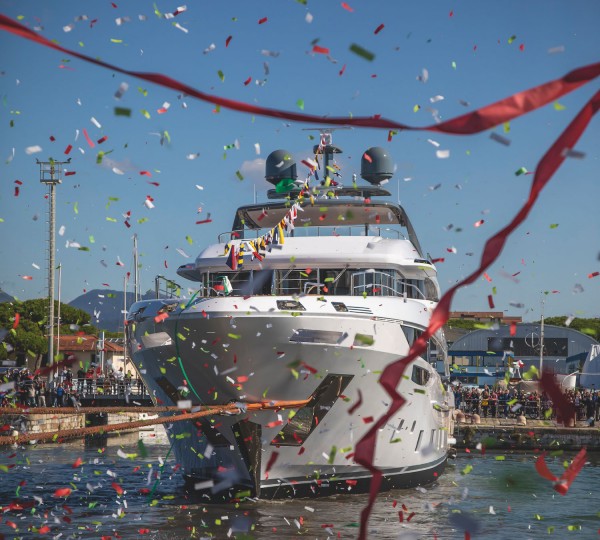 44m Superyacht LUCKY WAVE