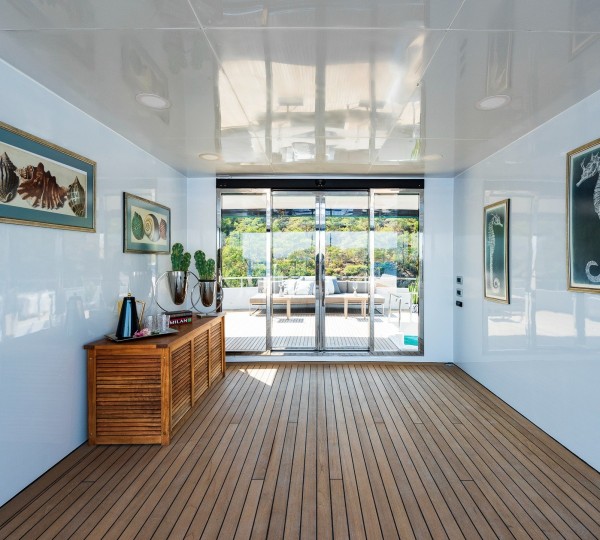 Sun deck covered lobby