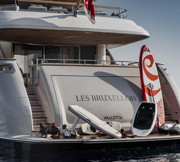 Swim platform with water toys