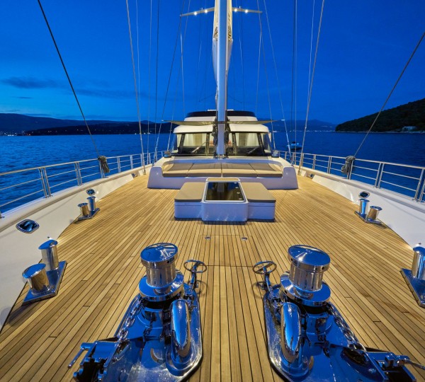 ACAPELLA Foredeck