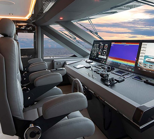 Bridge helm controls