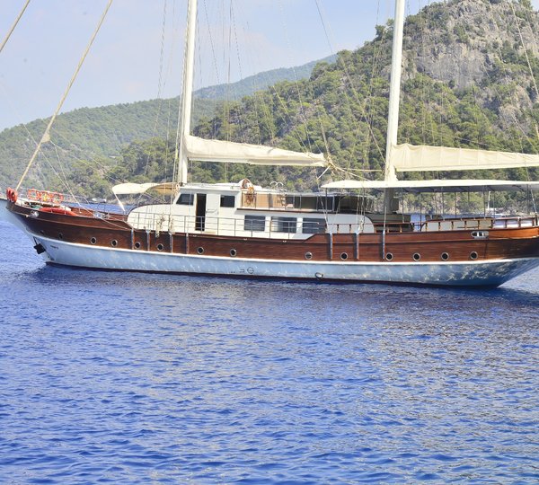 33m Gulet BERRAK SU - Profile view