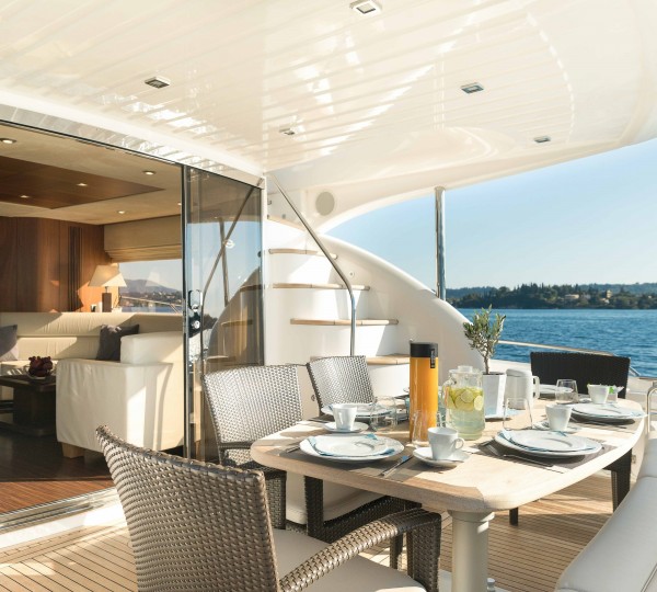 Aft deck dining