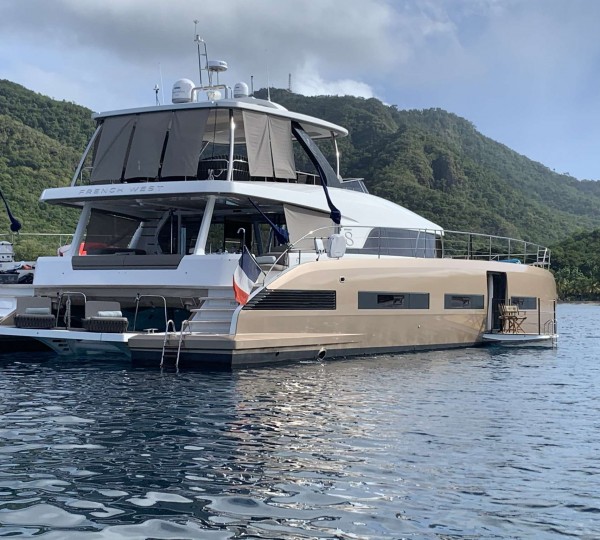 Motor catamaran FRENCHWEST