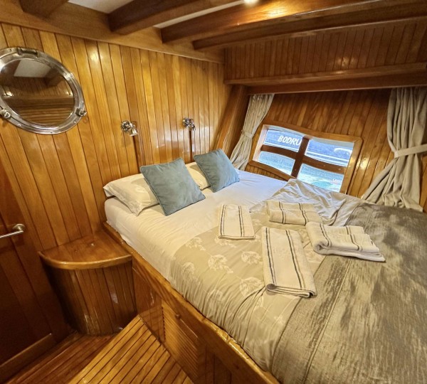 Aft guest cabin