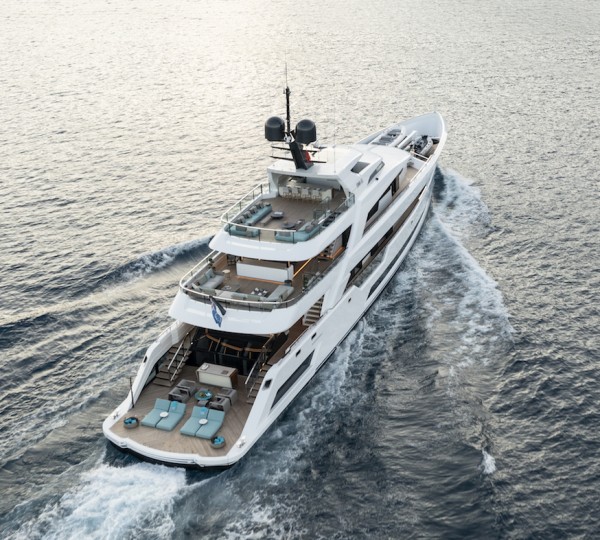 AL WAAB Yacht Running Aerial