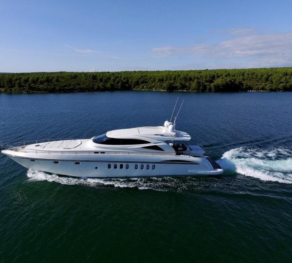 ALLIE Motor Yacht