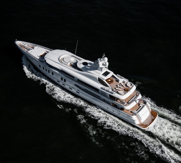 AMELS 220 AURORA BOREALIS Yacht - Aerial Cruising