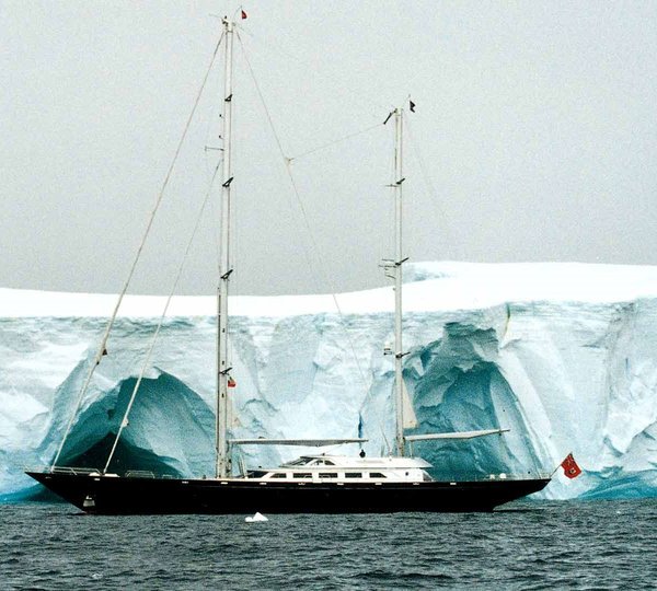 ANDROMEDA LA DEA Exterior