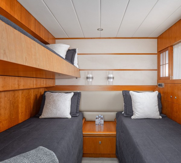 Twin cabin with Pullman berth