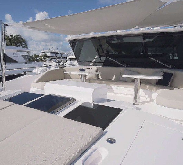 AQUA LIFE Exterior - Foredeck