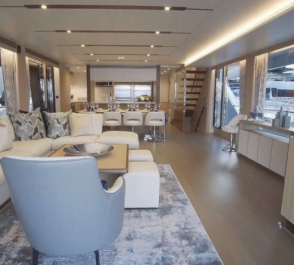 AQUA LIFE Interior - Main Living Area