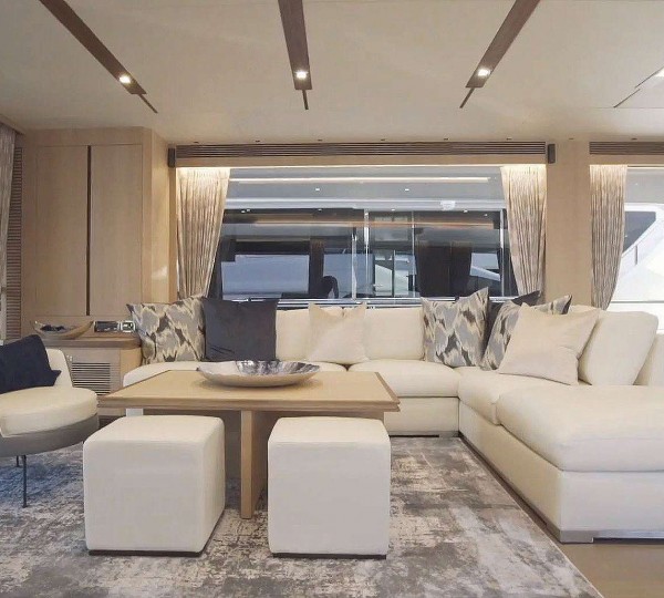 AQUA LIFE Interior - Main Living Area