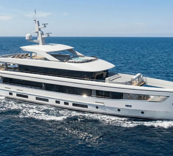 Superyacht AXA running