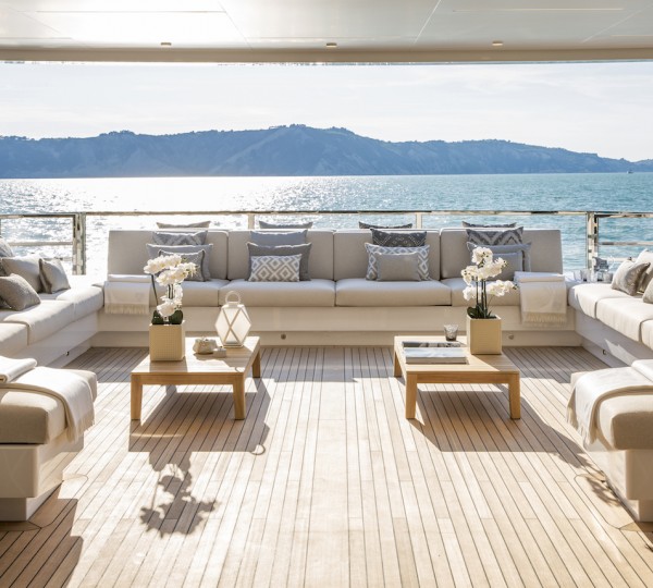 Aft Deck Exterior Seating