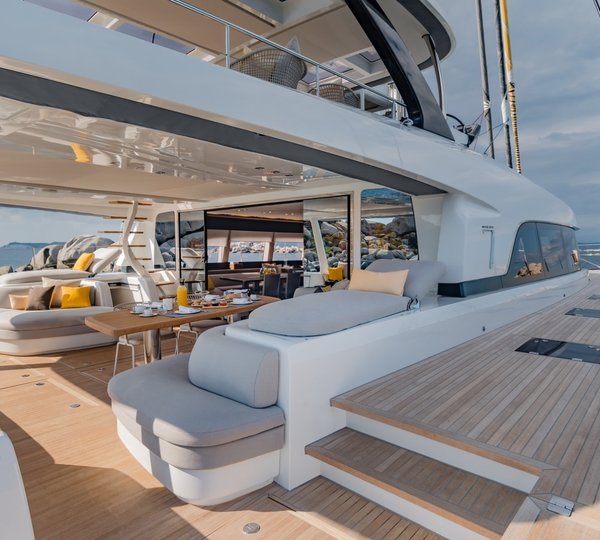Aft Deck With Alfresco Dining