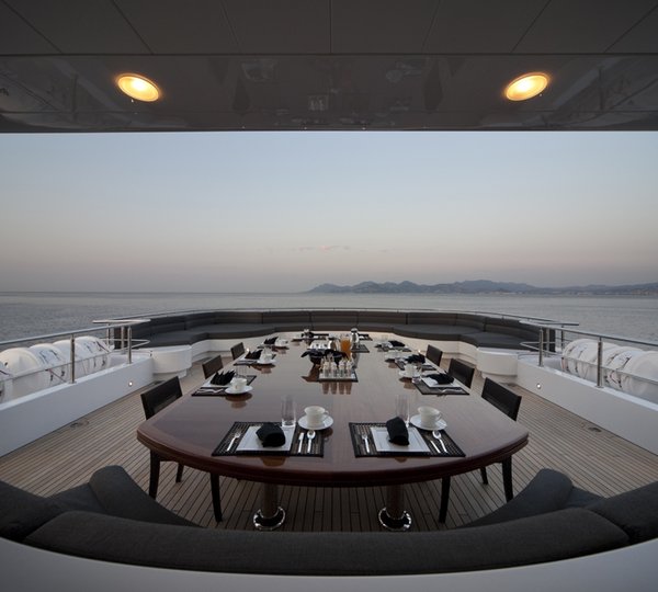 Alfresco Dining 9374