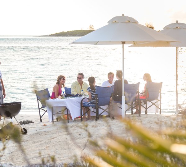 Alfresco Dining Ashore