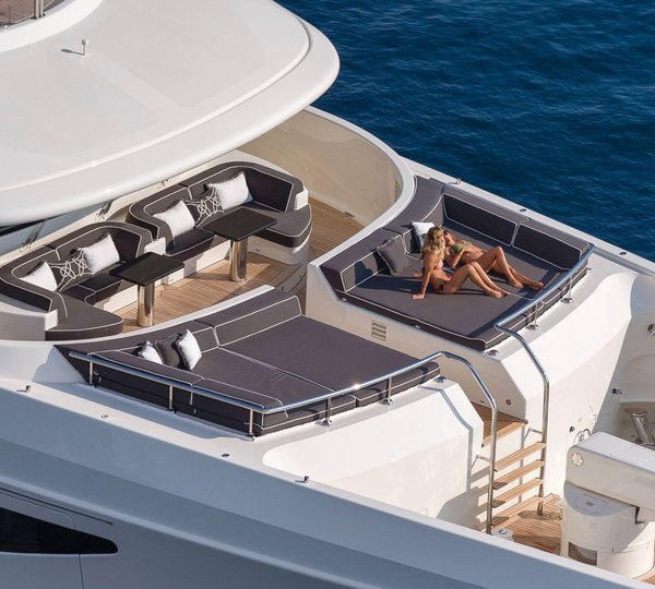 Amels 180 Mediterranean - Foreward Sundeck Sunpads & Sunbathig