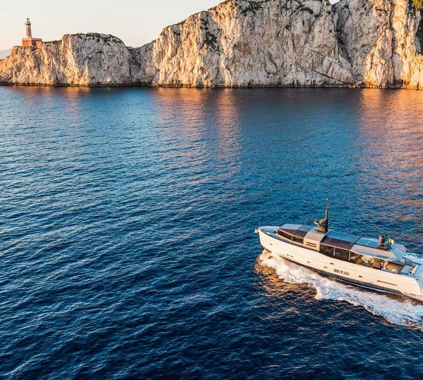 Arcadia 85 Yacht Running