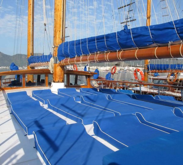 BAHRIYELI C Loungers