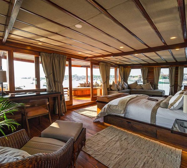 BATAVIA Master Suite