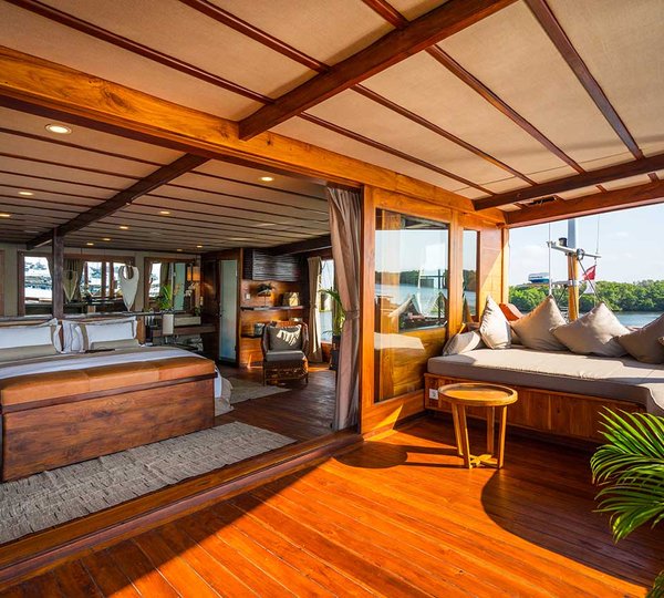 BATAVIA Master Cabin