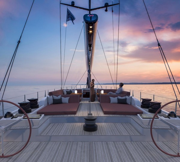 BECOOL Exterior - Deck