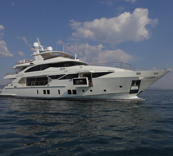 BENETTI Fast 125 Yacht - Profile  