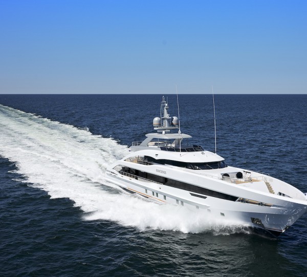 BOOK ENDS Yacht By Heesen © Dick Holthuis