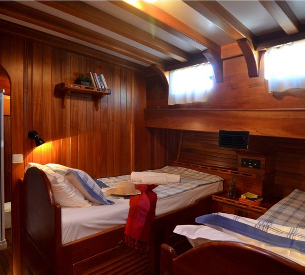 BZ Forward Twin Cabin 