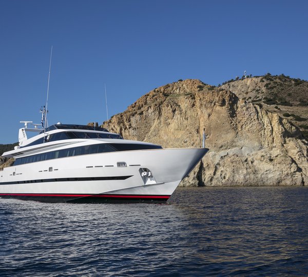 Baglietto Motor Yacht SOLE DI MARE - Bow View