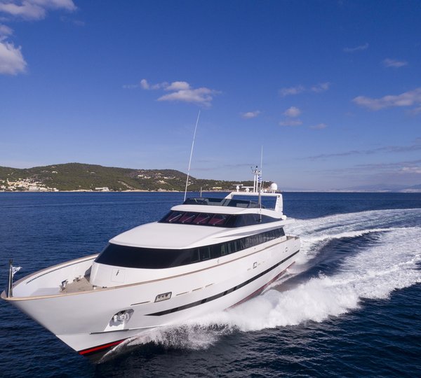 Baglietto Motor Yacht SOLE DI MARE - Underway