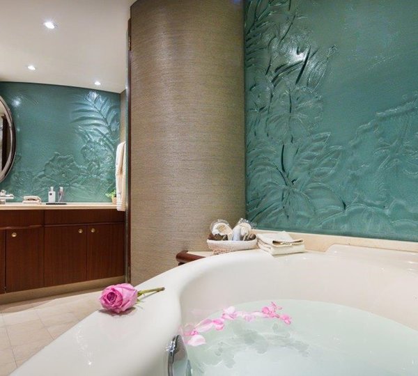 Beautiful Master Suite Bathroom