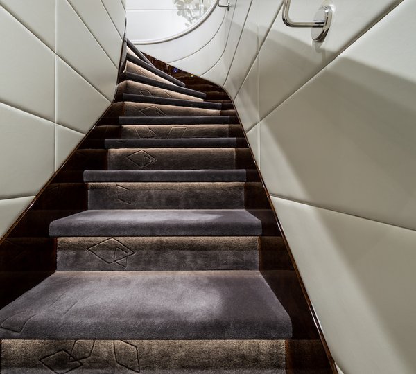 stairwell plush carpeting detail