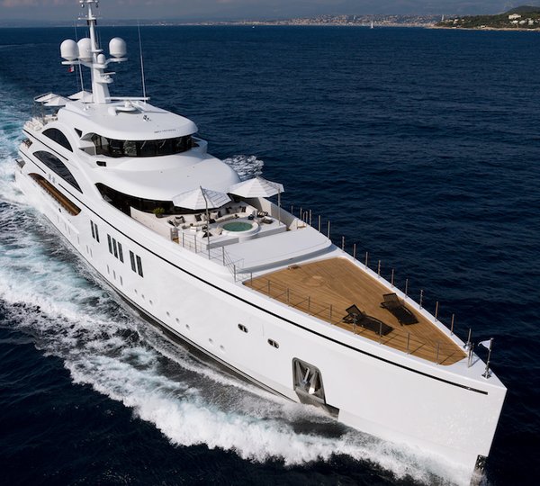 11.11 cruising front view