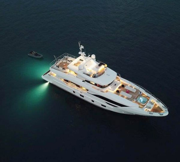 Benetti Motor Yacht URIAMIR - 
