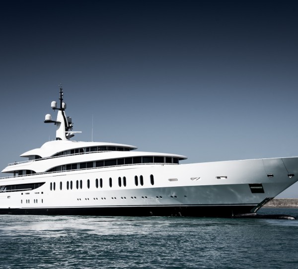 Luxury Yacht IJE