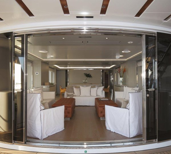 Benetti Mediterraneo 116 Aft Door