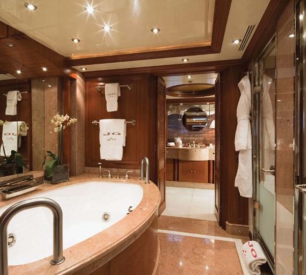 Benetti Jo Master Stateroom Bathroom