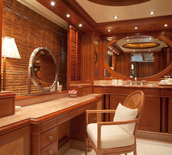 Benetti Jo Master Stateroom Dressing Room