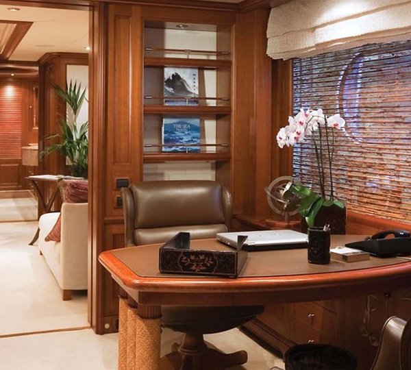 Benetti Jo Master Stateroom Study