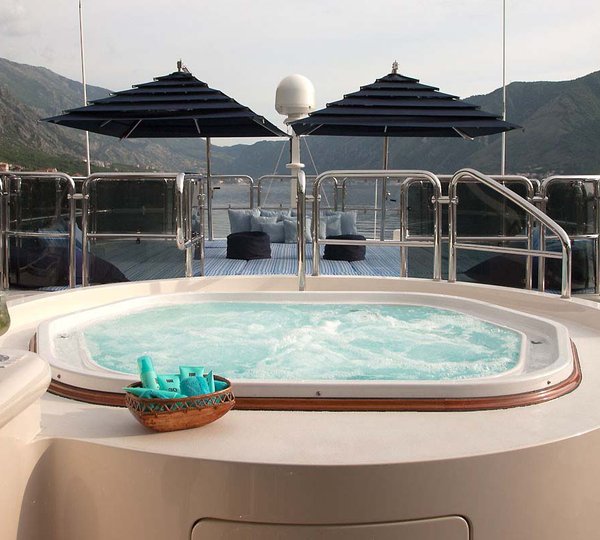 Benetti Jo Sundeck Jacuzzi
