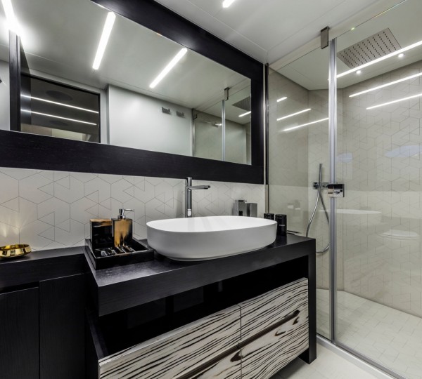 BEYOND - Bathroom Lower Deck