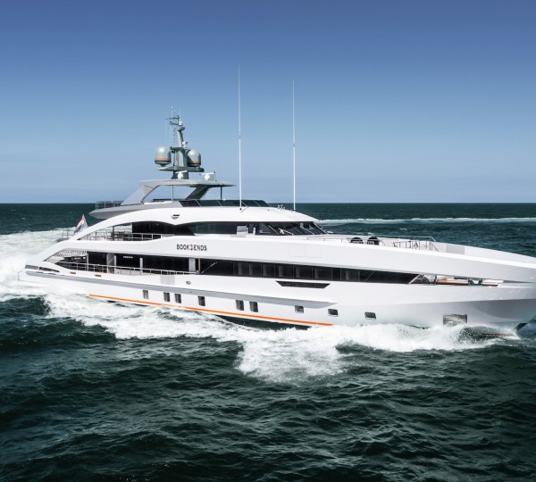 Book Ends Yacht Running Aerial 