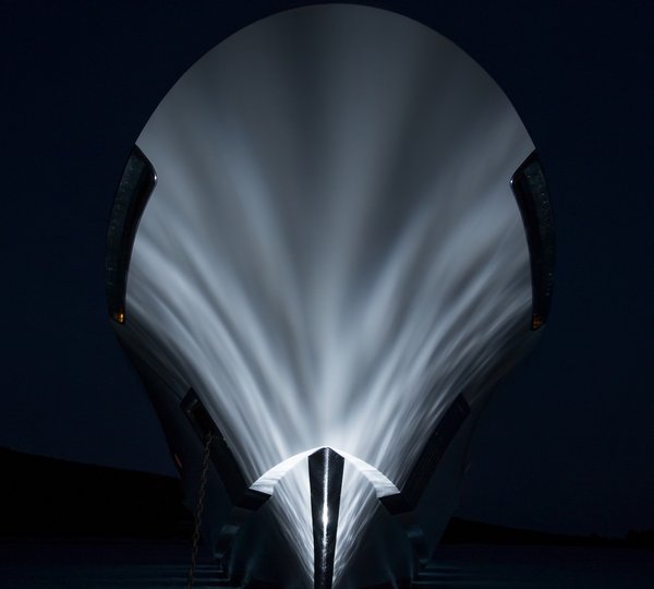 Bow At Night GuillaumePlisson