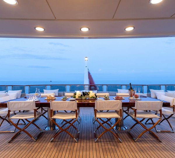 Bridge Deck Aft Dining