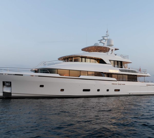 Brigadoon - Sistership To Martinique-series YN199 Motor Yacht By MOONEN Yachts