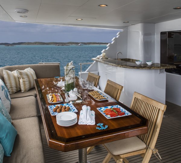 Broward Marine Yacht BREAKAWAY - Aft Deck Alfresco Dining